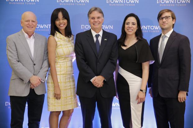 Robert Carrady, Ana López, Embajador de Brasil Clemente Baena Soares, Monica Molina y Gregory Quinn.