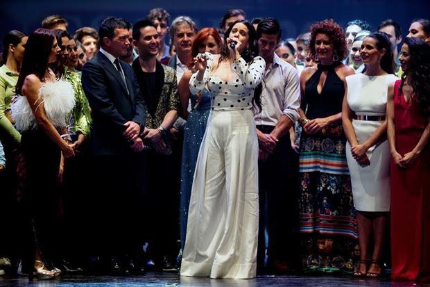 Rosalía tras recibir el Premio de las Artes Escénicas 'Antonio Banderas'.