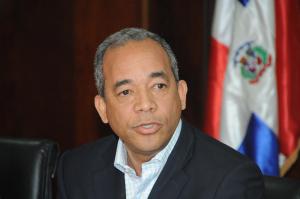 Rubén Bichara rechaza pagar más por obra Punta Catalina