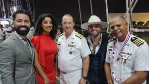 Pareja de bailadores de bachata más famosa del mundo a bordo del buque Escuela de la Armada Dominicana en Miami