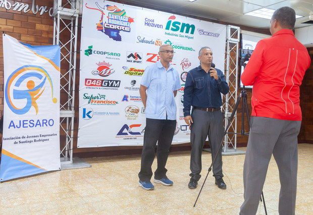 En el año 2022, Kelvi Espinal y Juan Pablo Bourdierd asumieron el riesgo de convocar a amigos
atletas, aficionados del running.