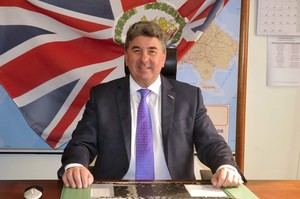 Chris Campbell l embajador del Reino Unido de Gran Bretaña e Irlanda del Norte en RD 