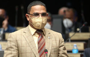 El diputado Sadoki Duarte, en riesgo de expulsión del PRM tras agredir policí­a
