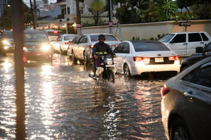 COE mantiene 25 provincias en alerta por incidencia de vaguada