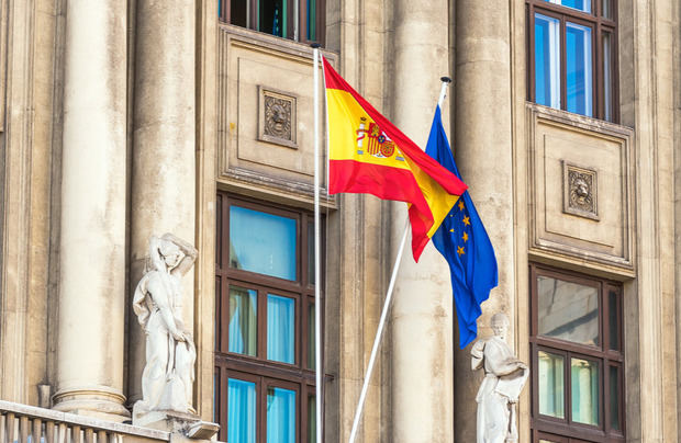 Bandera de España y la Unión Europea.