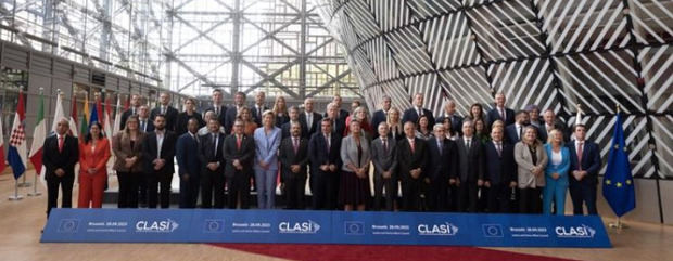 Foto de familia de los ministros del Interior de la UE y de los representantes del Comité Latinoamericano de Seguridad Interior (CLASI).