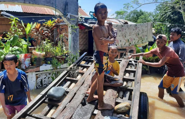 Las inundaciones y las tormentas han causado el éxodo de 40 millones de niños en seis años.