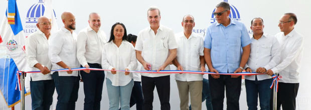 Presidente Abinader inaugura obras.