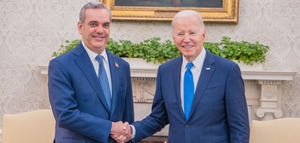 Biden y Abinader exhiben sintonía en una reunión centrada en Haití y en la economía