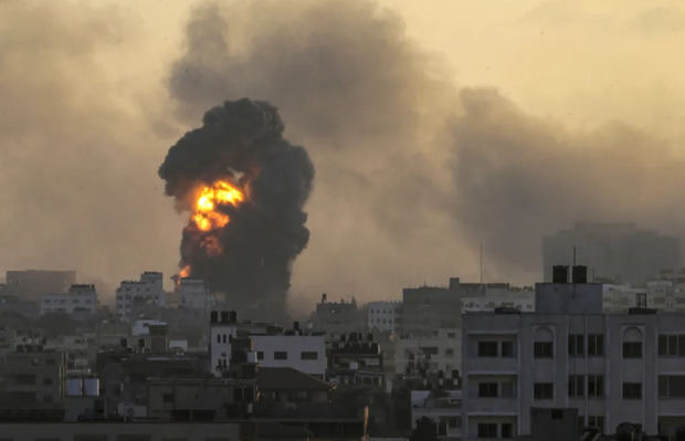 Bombardeo israelí contra la ciudad de Gaza.