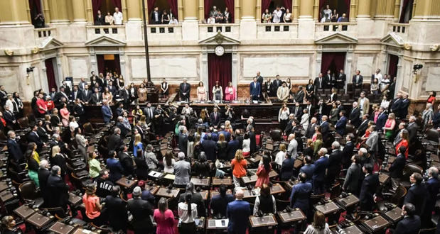 La Asamblea Legislativa argentina consagra el triunfo de Milei con el 55,65 % de los votos.