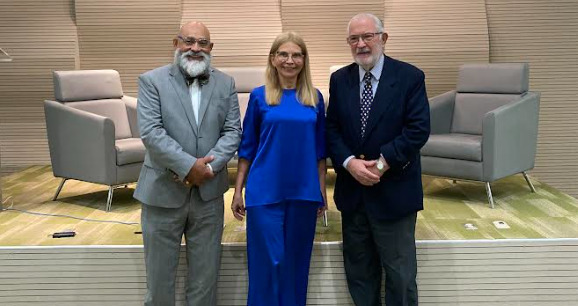 Doctor Eleazar Santana, Coordinador de la CIM, doctora Alba Mondragón y el doctor Leopoldo Videla Rivero.