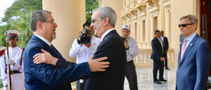 Presidente Abinader recibe en el Palacio Nacional al presidente electo de Guatemala, Bernardo Arévalo