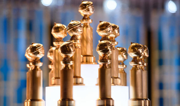 Fotografía cedida por la Asociación de la Prensa Extranjera de Hollywood (HFPA) donde se muestran las estatuillas de los premios Golden Globe. 
