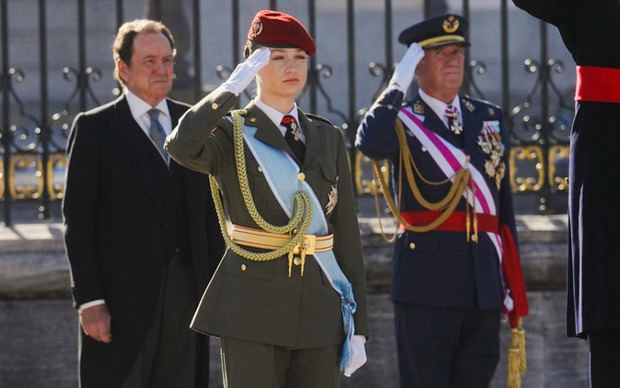 La princesa Leonor durante la recepción con motivo de la Pascua Militar, este sábado en el Palacio Real en Madrid.