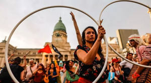 "¡La cultura no se vende!", el grito del sector argentino contra las reformas de Milei