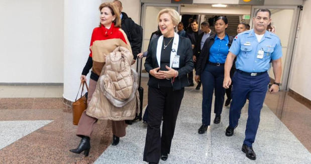 La vicepresidenta Raquel Peña regresa del Foro Económico Mundial.