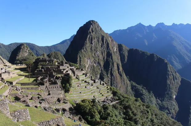 Vista general de la ciudadela prehispánica de Machu Picchu (Perú).