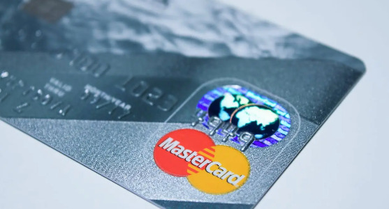 Mastercard gana 11.195 millones de dólares en 2023, un 13 % más.