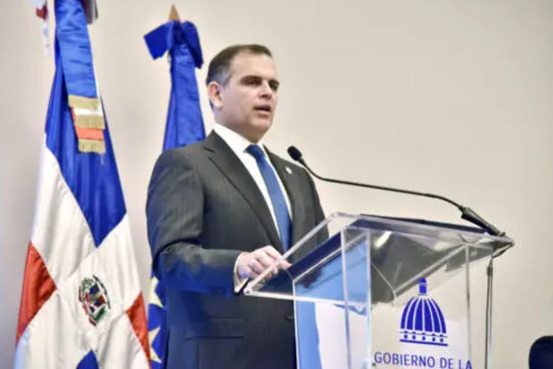 Ministro de Hacienda, Jochi Vicente.
