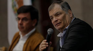 El expresidente de Ecuador, Rafael Correa, participa en el conversatorio 'El rol de los medios de comunicación en América Latina'.