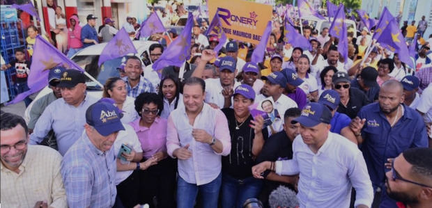 PLD realiza bandereo promoviendo las candidaturas presidencial y congresuales en Barahona.