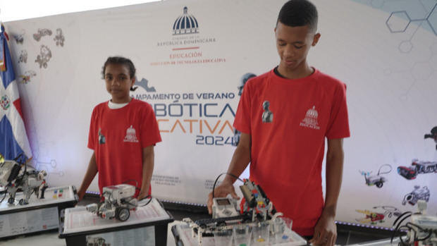 Ministerio de Educación inicia campamento Robótica Educativa, con más de 14,000 estudiantes 