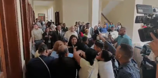 La Fiscalía del Distrito lamenta agresión física entre dos abogadas en Palacio de Justicia.