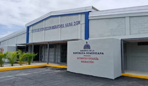 Migración inaugura edificio 