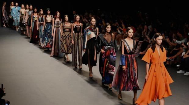 La Semana de la Moda de Nueva York comenzará con una marcha para alentar al voto en EE.UU.