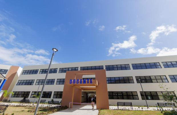 Abinader asegura que está transformando la UASD en una verdadera institución nacional