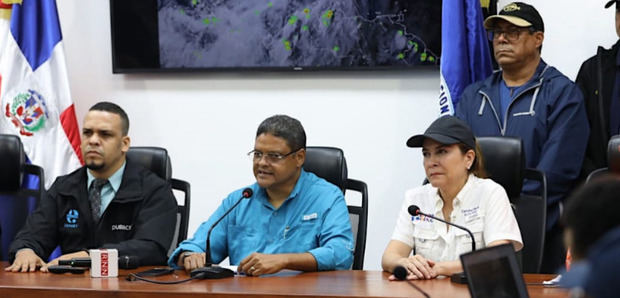 Director del COE, Juan Manuel Méndez y la alcaldesa del Distrito Nacional, Carolina Mejía.