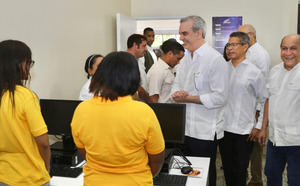 Luis Abinader en inauguración de centro de INFOTEP.