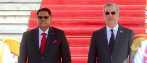 Presidente Abinader recibe a su homólogo de Surinam, Chandrikapersad Santokhi, en visita oficial