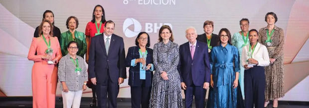 BHD entrega Premio Mujeres que Cambian al Mundo.