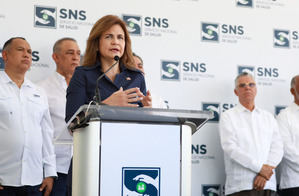 Gobierno entrega Centro de Primer Nivel remozado y equipado en Mendoza, Santo Domingo Este