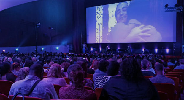 Festival Internacional del Cine de La Habana con 199 filmes.