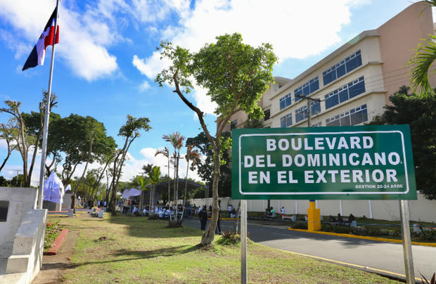 Boulevard del Dominicano en el Exterior.
