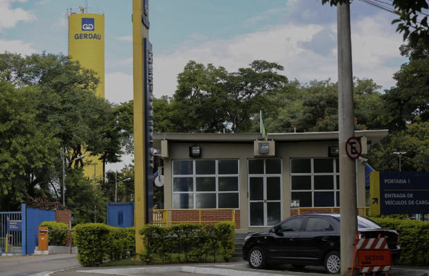 Fotografía de archivo en la que se registró la vista general de una de las plantas del grupo siderúrgico brasileño Gerdau, en Sao José dos Campos (Sao Paulo, Brasil).