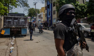 La Policía y las bandas libran intensos combates en el centro de la capital de Haití