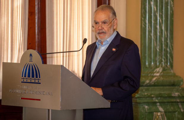 Ministro de Medio Ambiente y Recursos Naturales, Miguel Ceara Hatton.