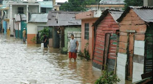 Lluvias afectan a viviendas e infraestructuras y obligan a evacuar a cientos de personas