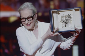 Meryl Streep recibe la Palma de Honor entre ovaciones y lágrimas: "Un premio único"
