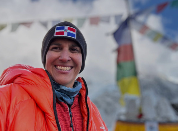Thais Herrera se convierte en la primera dominicana en llegar a la cima del monte Everest