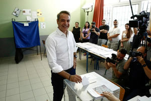 Mitsotakis promete tras su victoria una Grecia 