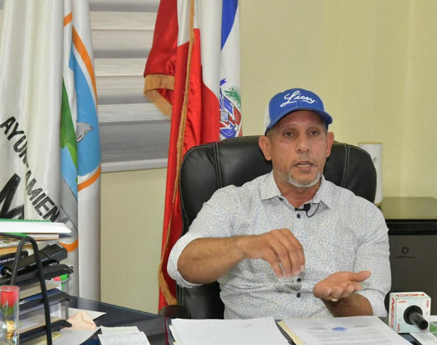 Alcalde del municipio de Maimón, Ramón Alberto Cabral.