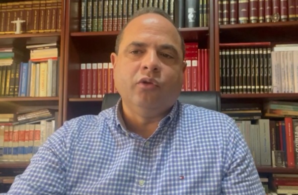 Manuel Crespo, delegado político ante la JCE de la Fuerza del Pueblo.
