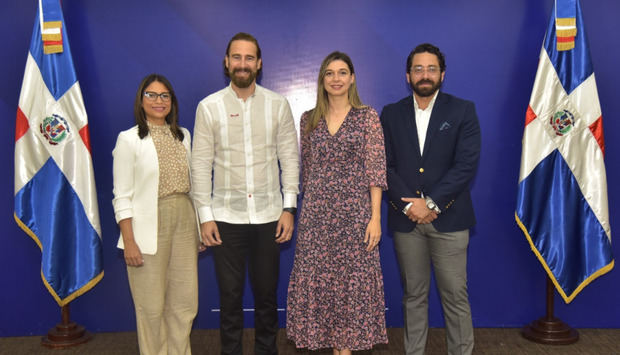 Carlos de la Mota, Marianna Vargas Gurilieva, Kirssys Abreu y David Maler.