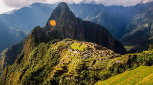 Vista general de la ciudadela prehispánica de Machu Picchu (Perú).