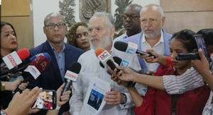 El PRM entrega a la JCE el programa de gobierno del candidato Abinader